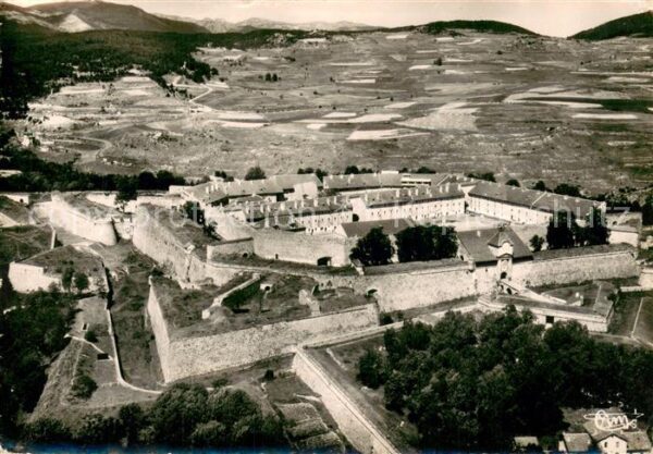 Mont-Louis Montagne La Citadelle et le Four solaire Vue aer