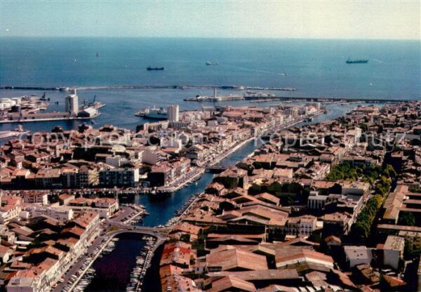 Sete Cette Vue aerienne de la station qui s’etale