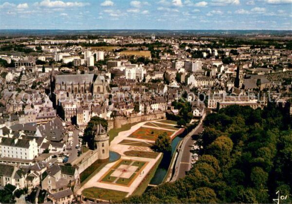 Vannes 56 Les jardins et les remparts Vue aerienn