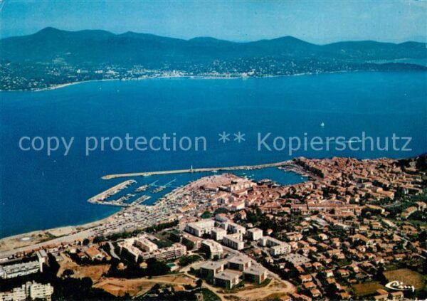 Saint Tropez Var et au loin Sainte Maxime Côte d_Azur vu
