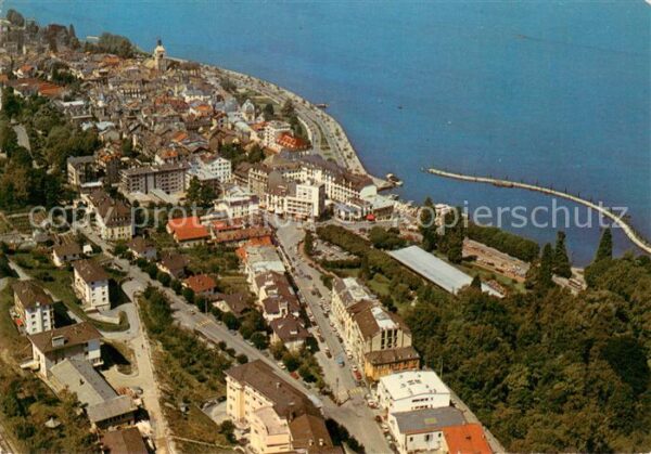 Evian-les-Bains 74 La ville et Lac Leman vue aérienne