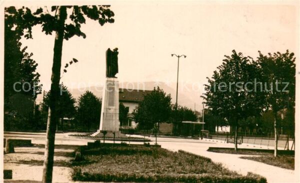 Annemasse Square Monument aux Morts et le Saleve