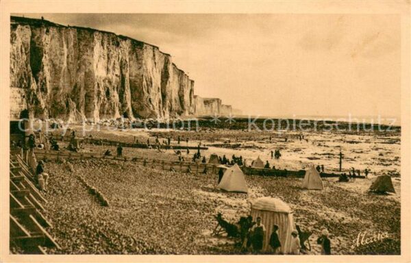 Le Treport 76 Plage d_Ault a marée basse et les falai