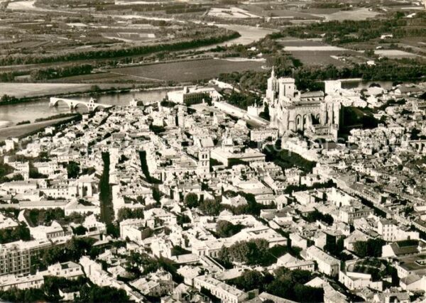 Avignon Vaucluse Palais des Papes et Pont Saint Bénézet