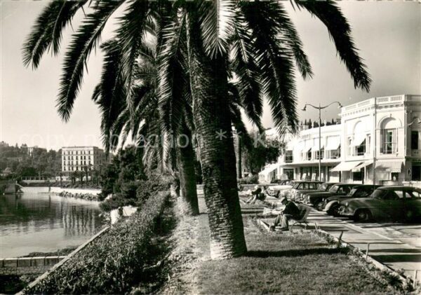 Beaulieu-sur-Mer Végétation exotique et le casino Côte d