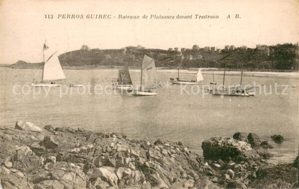 Perros-Guirec Bateaux de Plaisance devant Trestraou