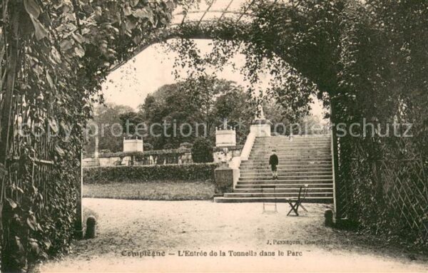 Compiegne 60 Entrée de la Tonnelle dans le parc