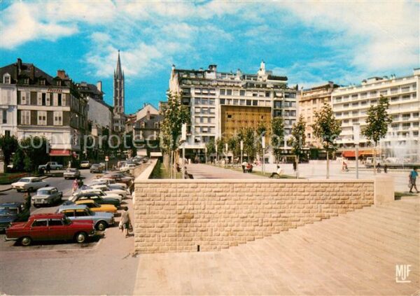 Limoges 87 Rue Saint Martial Place de la Républiqu