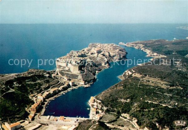 Bonifacio Corse du Sud Vue du port et de la ville