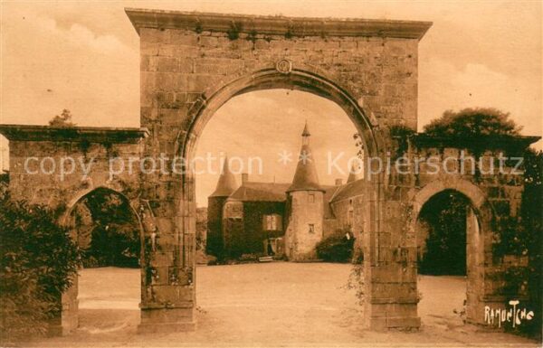 Le Poire-sur-Vie Vieux Chateaux de Poitou