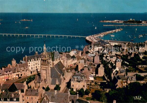 Roscoff Vue generale aerienne le Port et l’Exta