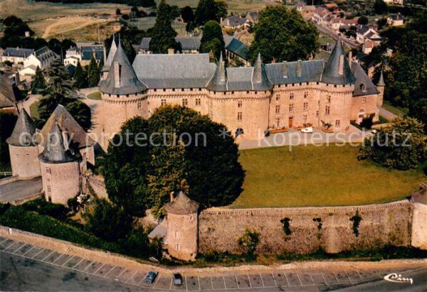 Pompadour Vue aerienne Le chateau