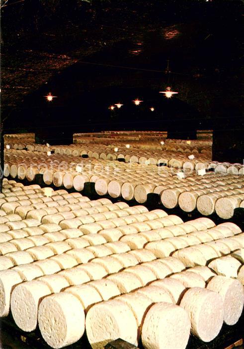 Roquefort-sur-Soulzon Im Keller des Roquefort Société Bierre