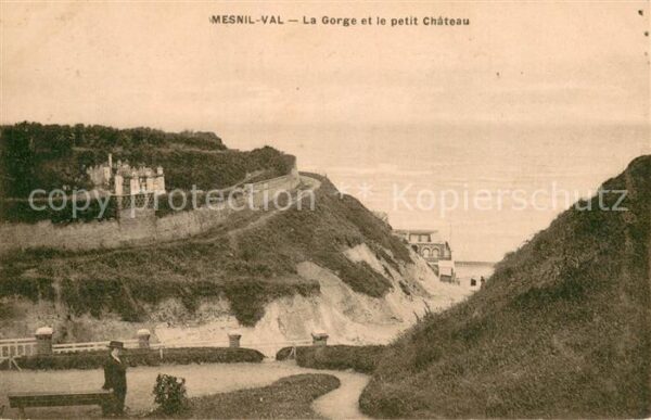 Mesnil-Val La gorge et le petit Chateau