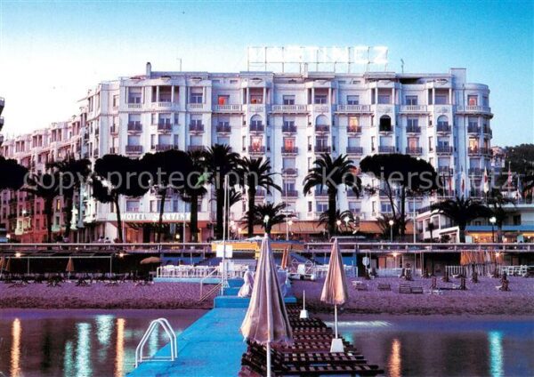 Cannes 06 Sur la Croisette Hotel Martinez en debu