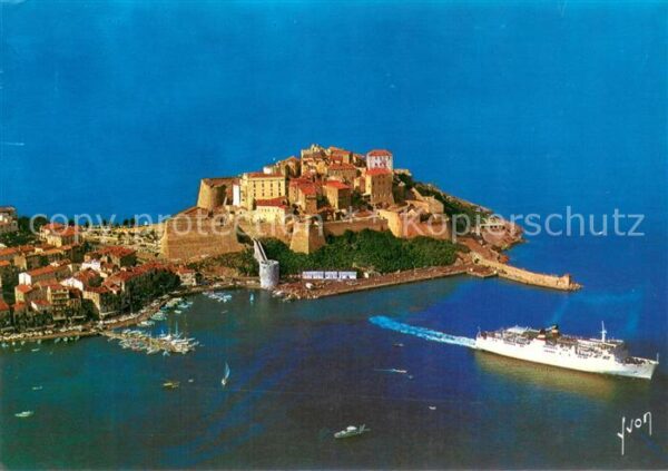 Calvi Sur son promontoire la Citadelle Vue ae