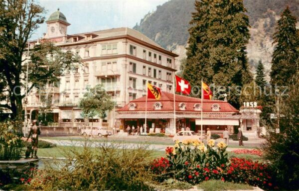 Interlaken BE Hotel Schweizerhof Flaggen