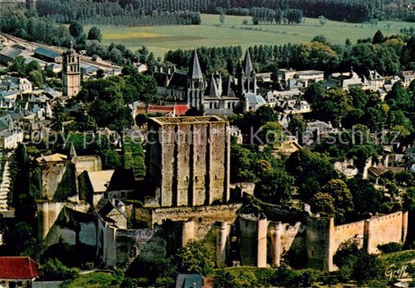 Loches 37 Le Donjon et les Tours bec