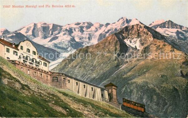 Muottas Muragl Berghotel mit Piz Bernina Alpenpanorama