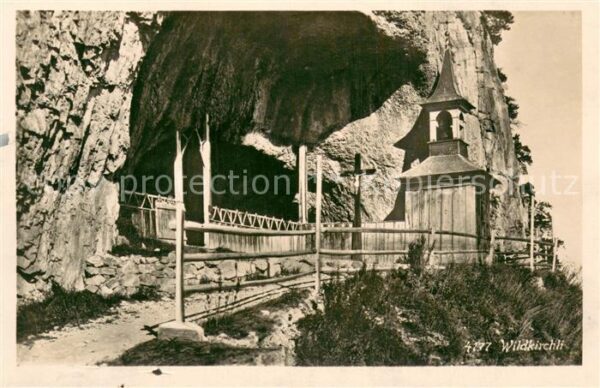 Wildkirchli Weissbad IR Eingang zur Höhle im Alpstein Appenzell