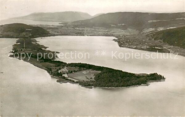 St Petersinsel im Bielersee Fliegeraufnahme