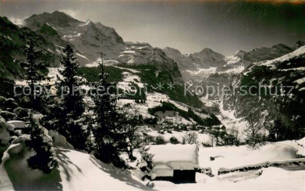 Wengen  BE mit Jungfrau und Breithorngruppe