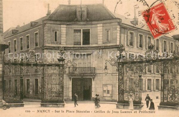 Nancy 54 Sur la Place Stanislas Grilles de Jean