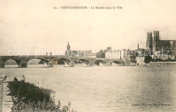 Pont-a-Mousson 54 La Moselle dans la Ville