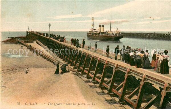 Calais 62 The Queen dans les Jetees