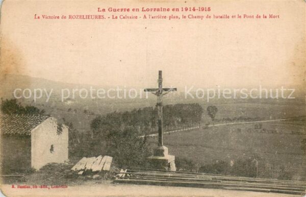 Rozelieures Le Calvaire A l’arriere plan le Champ d