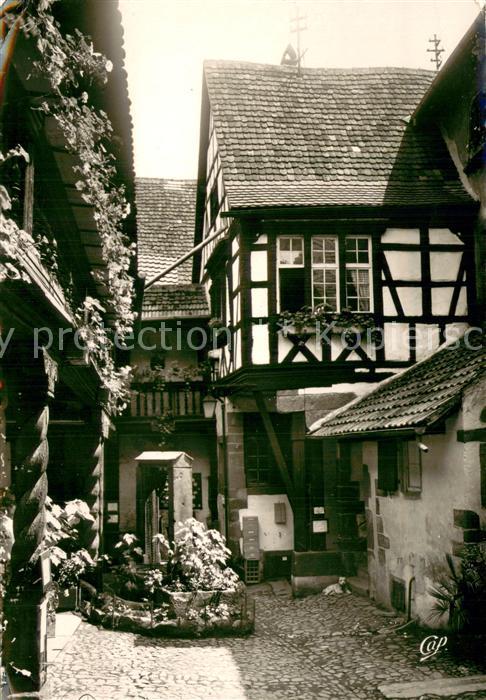 Riquewihr Haut Rhin Cour des Cigognes Entree de la Cave