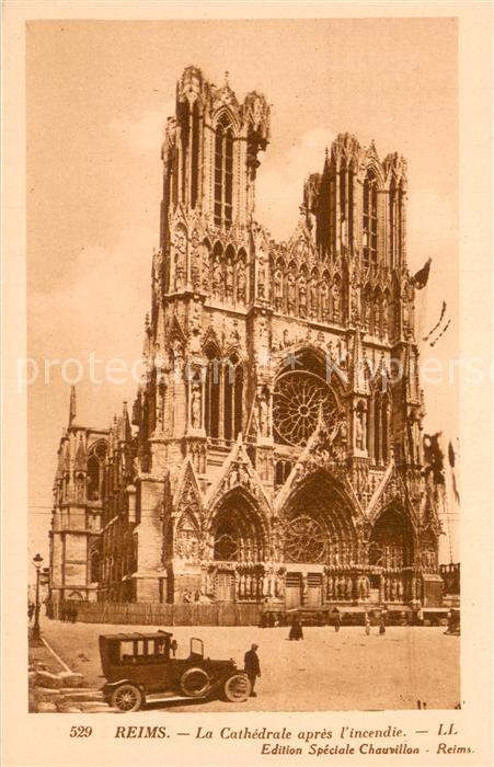 Reims 51 La Cathedrale apres l’incendie