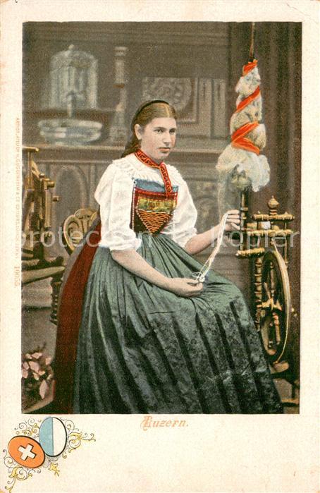Luzern  LU Frau am Spinnrad