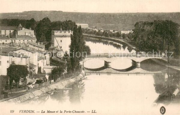 Verdun Meuse La Meuse et la Porte Chaussee