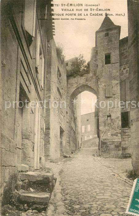 Saint-Emilion Vieille rue de St Emilion et antique po