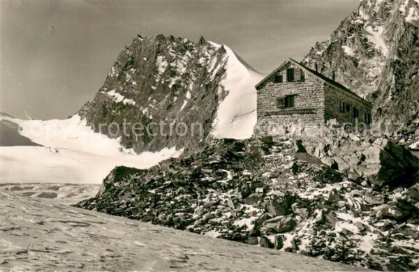 Saas-Fee Britanniahütte mit Rimpfischhorn