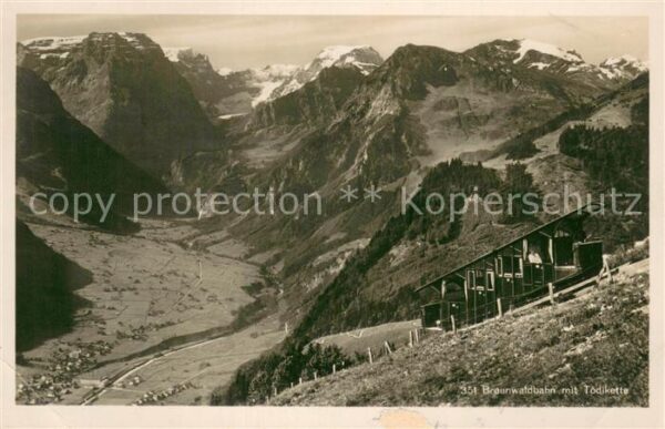 Braunwald GL mit Braunwaldbahn und Tödikette