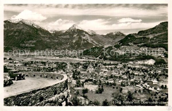 Naefels Panorama mit Oberseestrasse