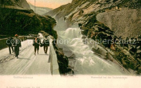 Gotthardstrasse mit Wasserfall bei der Teufelsbrücke