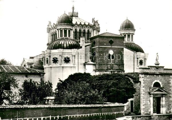 Ars 01 La Basilique et l Ancienne Eglise d Ars