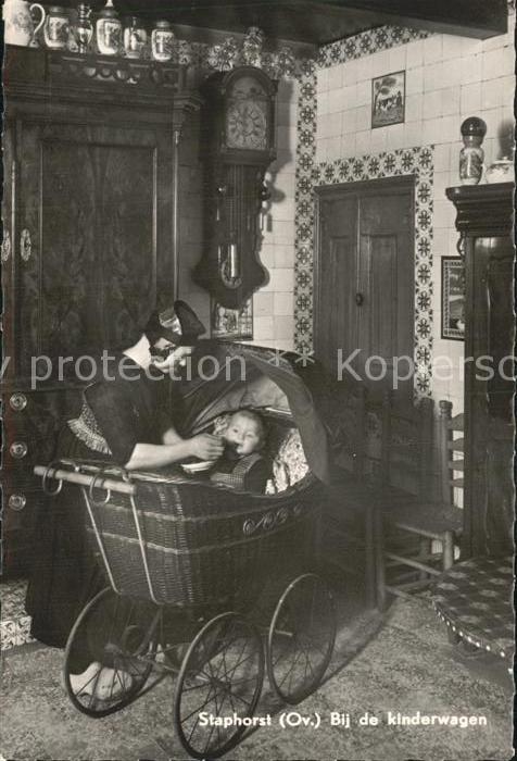 Staphorst Bij de Kinderwagen