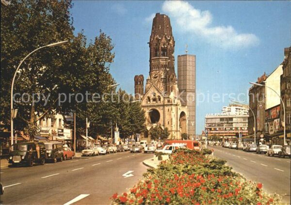 Berlin Kurfürstendamm mit Kaiser Wilhelm Gedäc