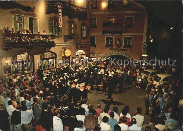 St Wolfgang Wolfgangsee Platzkonzert am Weissen Rössl