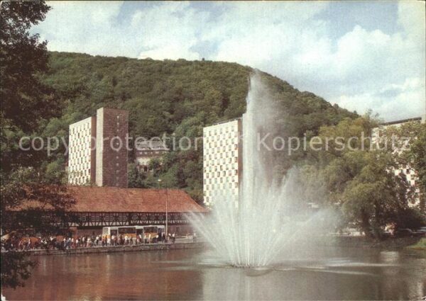 Suhl Thueringer Wald Stadtzentrum mit Waffenmuseum und Fontä