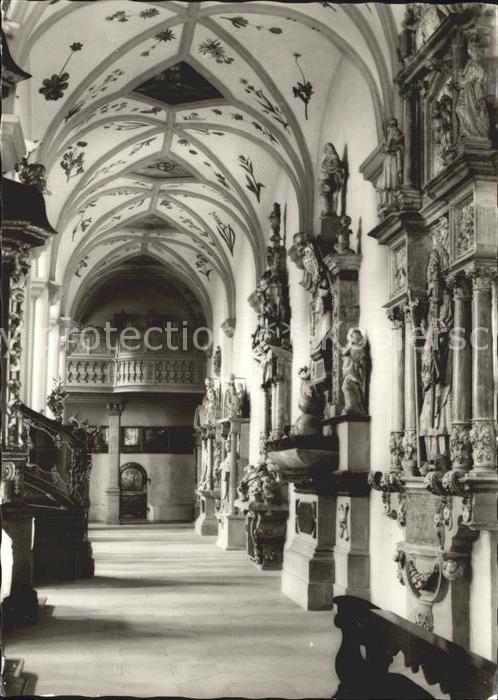 Bamberg St Michaelskirche Seitengang mit Grabmä