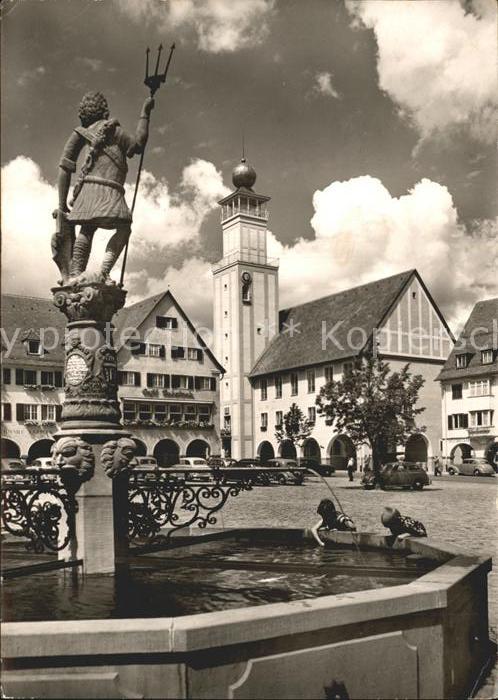 Freudenstadt Marktplatz mit Brunnen und Rathaus