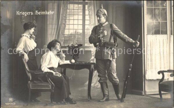 Foto RPH Nr. 4847/3 Kriegers Heimkehr Soldat Frauen