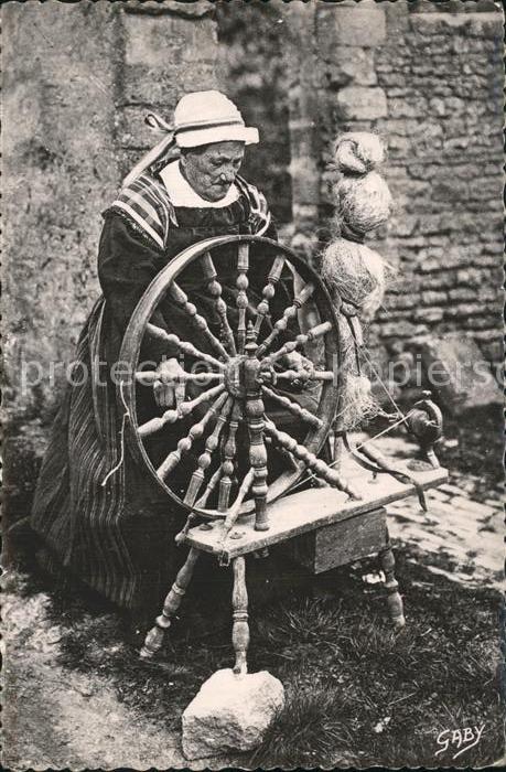 Spinnrad Costumes Normand Vieille Fileuse au Rou