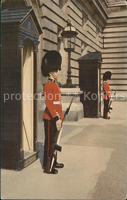 Leibgarde Wache Irish Guards Sentry Duty Buckingham Pal