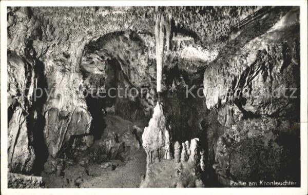 Hoehlen Caves Grottes Karlshöhle Erpfingen Partie am Kronleuc